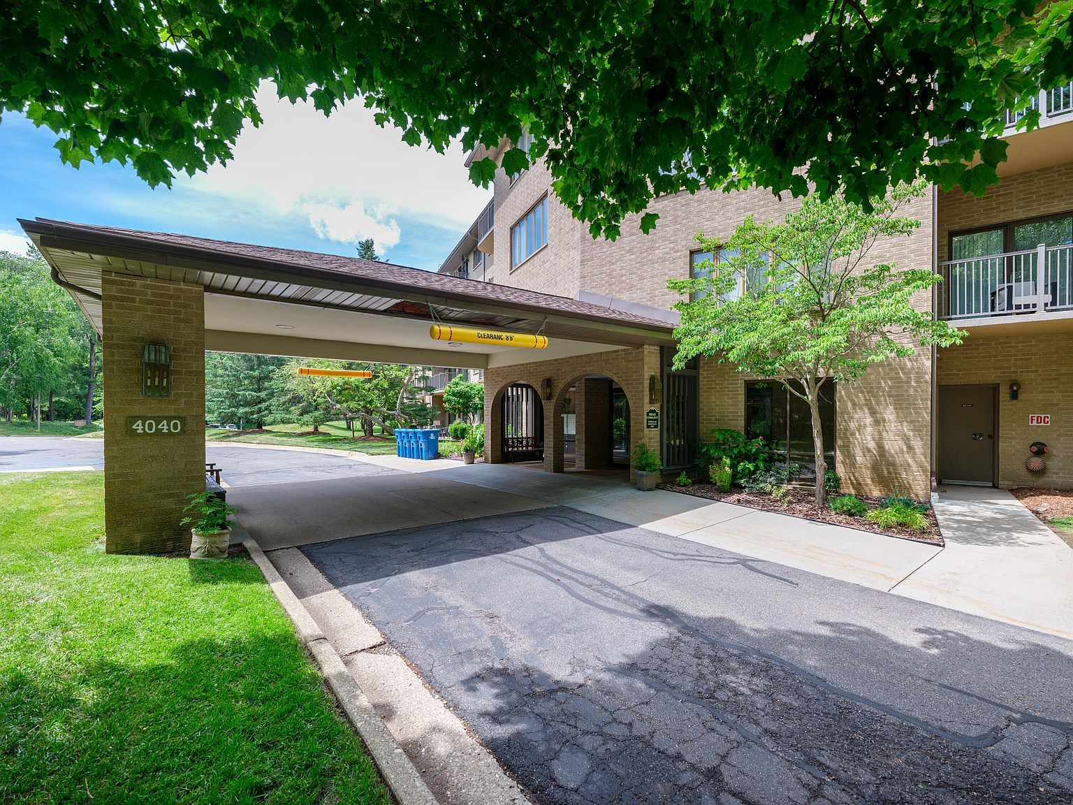 4040 Greenleaf Cir APT 409 Kalamazoo, MI 49008 - Thumbnail 3