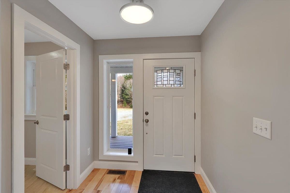 49 Hemlock Cir Jericho, VT 05465 - Thumbnail 3