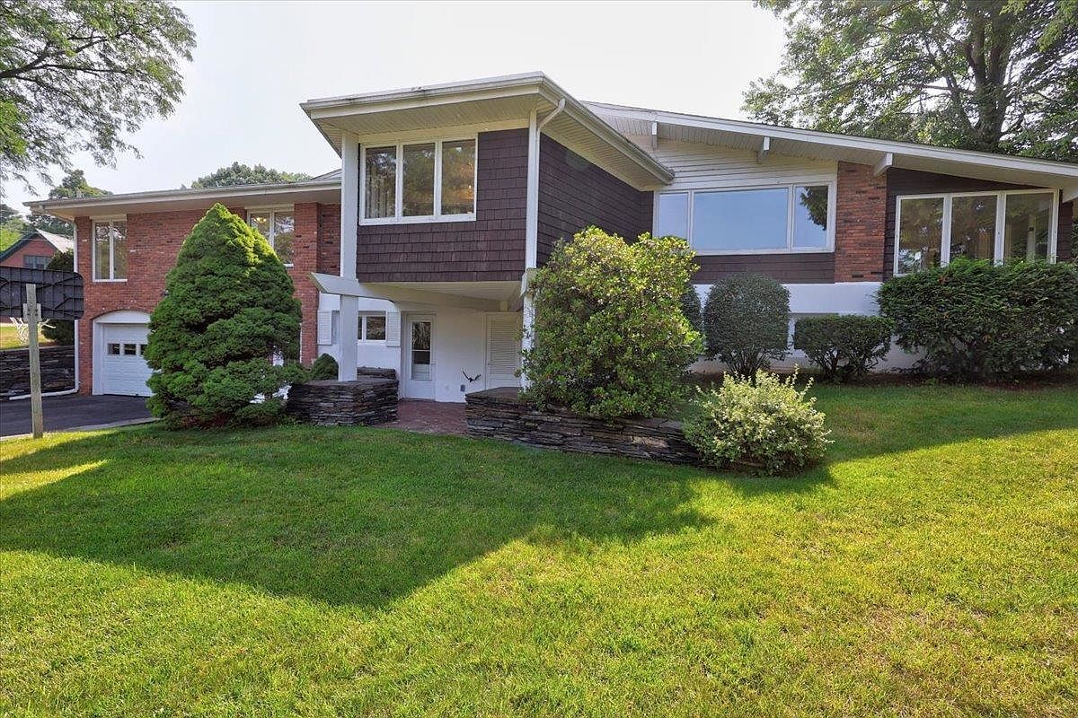 73 South St Burlington, VT 05401 - Thumbnail 3