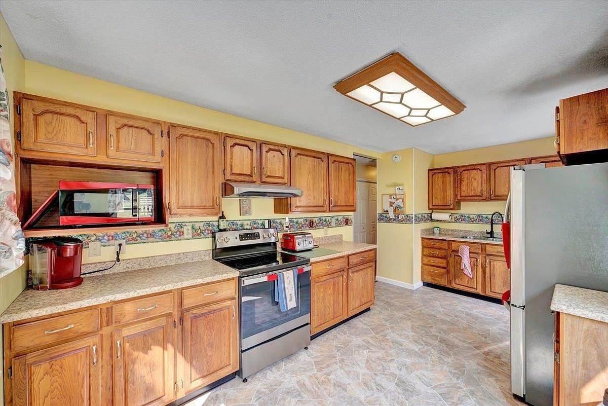 13 Ayers Dr Jericho, VT 05465 - Thumbnail 3