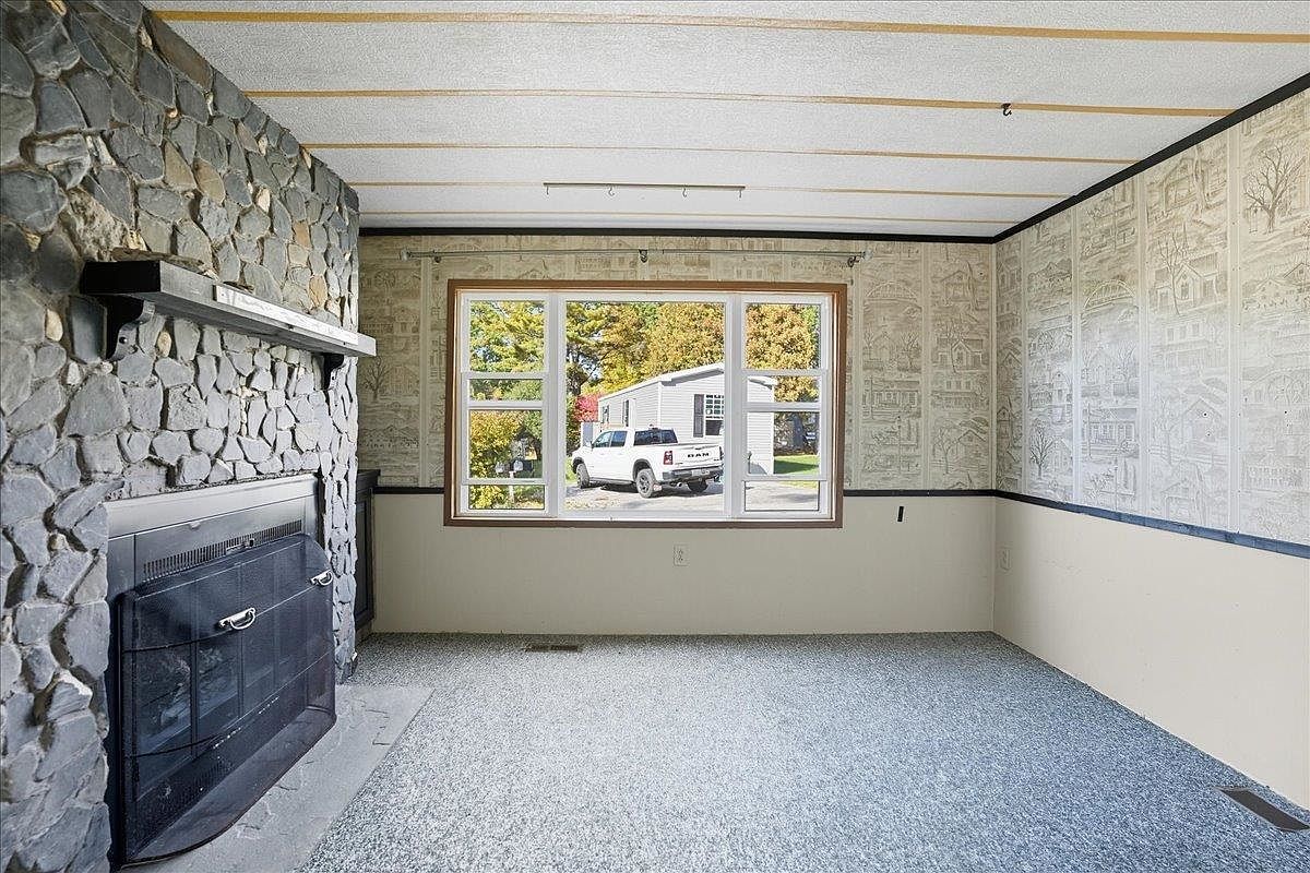 278 Penny Ln Shelburne, VT 05482 - Thumbnail 3