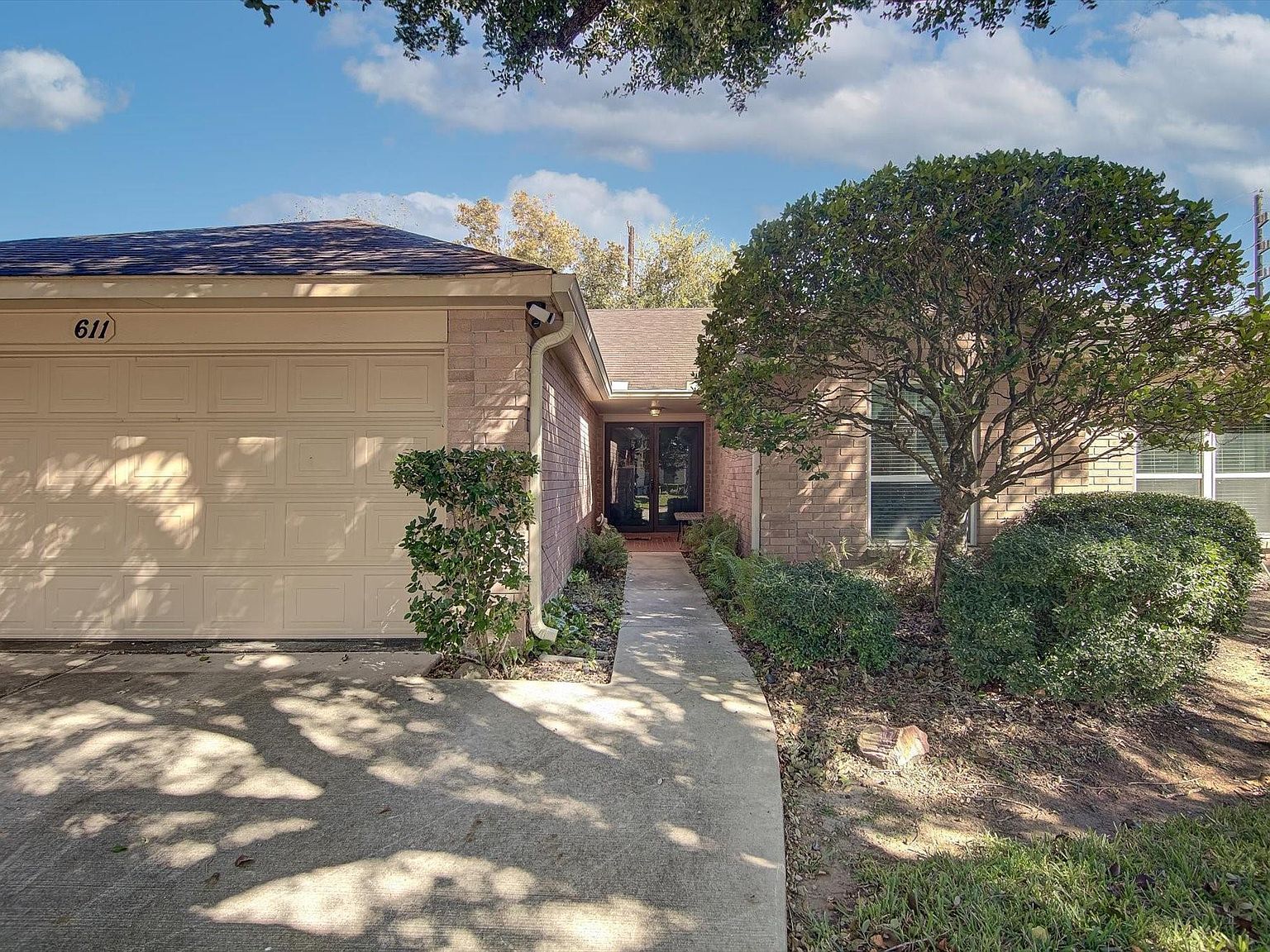 611 E Larkspur Cir Pearland, TX 77584 - Thumbnail 3