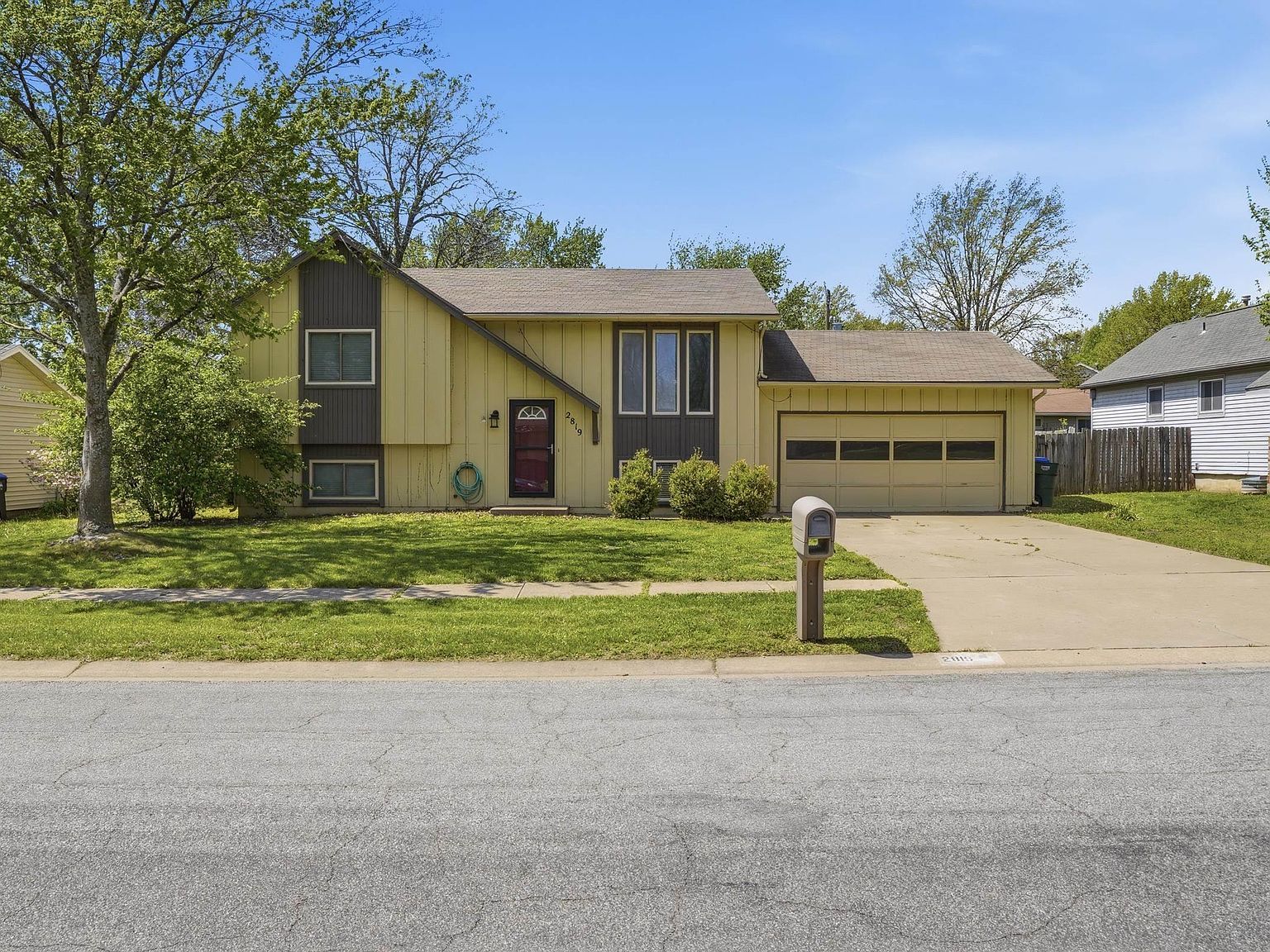 2819 SW Engler Ct Topeka, KS 66614 - Thumbnail 3