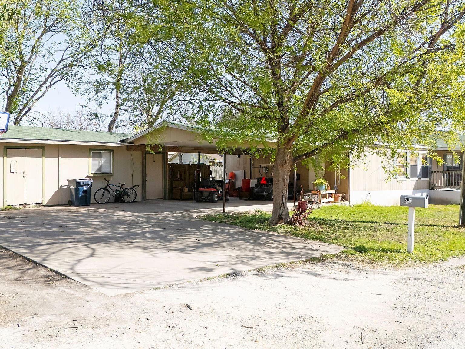 209 E Sheldon Ave Thrall, TX 76578 - Thumbnail 3