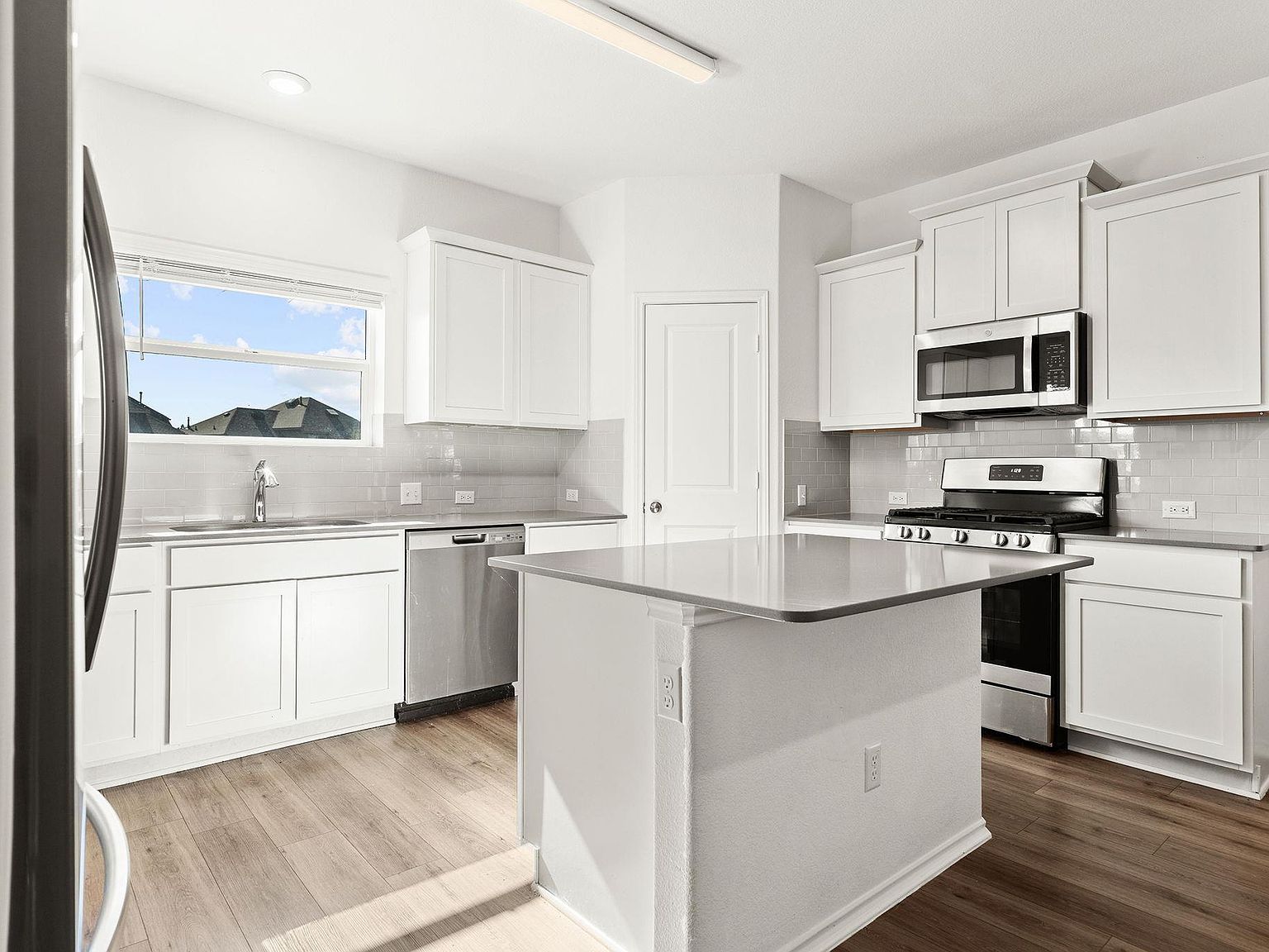 22913 Agave Grove Dr Lago Vista, TX 78645 - Thumbnail 3