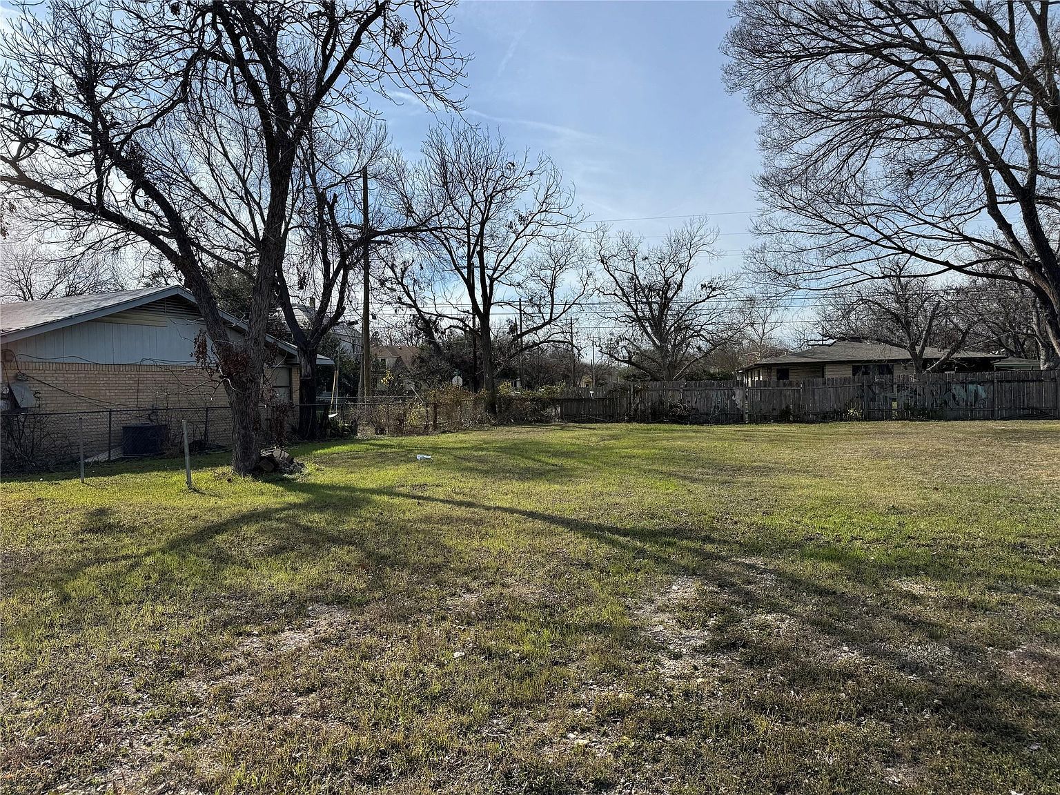 601 W 11th St Taylor, TX 76574 - Thumbnail 3