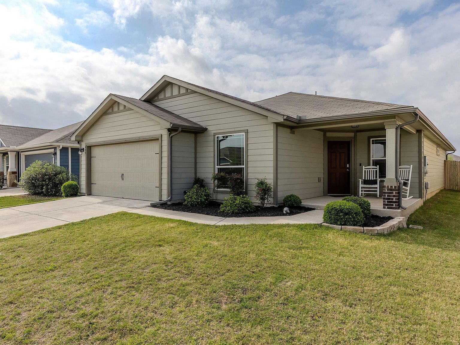 404 Cassandra Dr Hutto, TX 78634 - Thumbnail 3