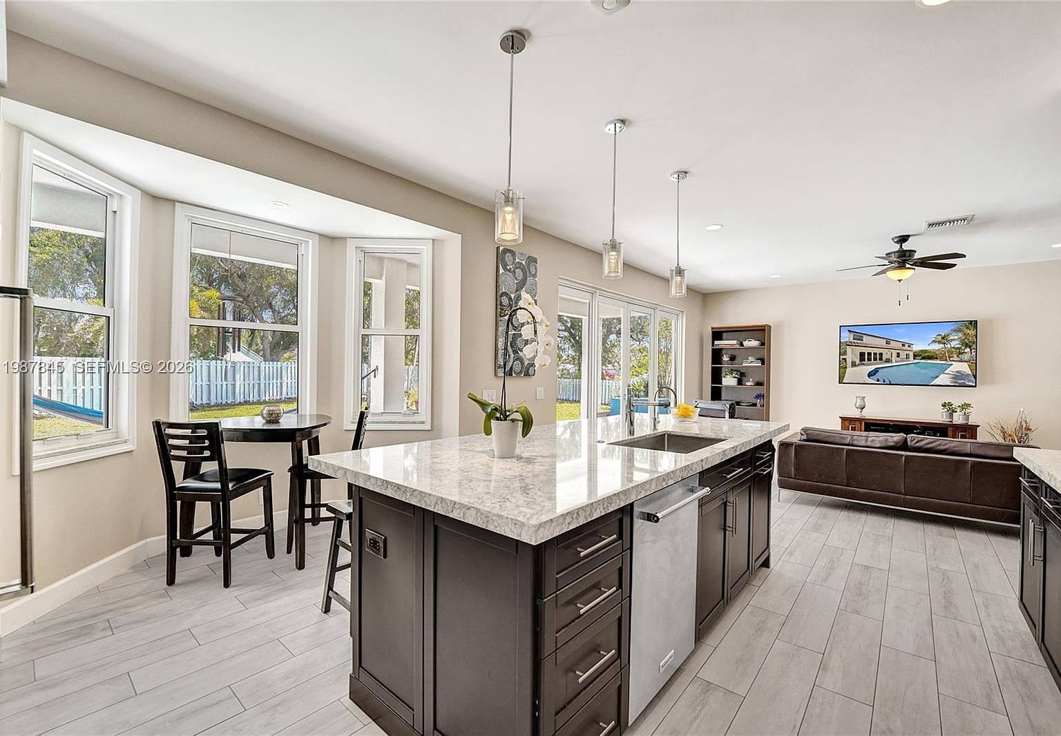 484 Cambridge Dr Weston, FL 33326 - Thumbnail 3