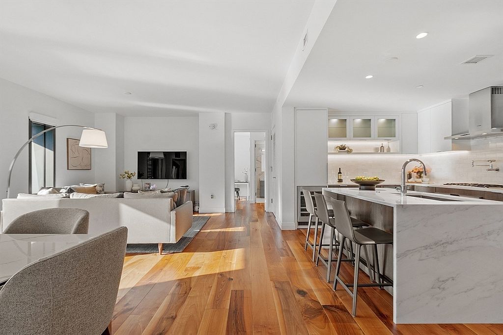 300 Pier 4 Blvd UNIT 3B Boston, MA 02210 - Thumbnail 3
