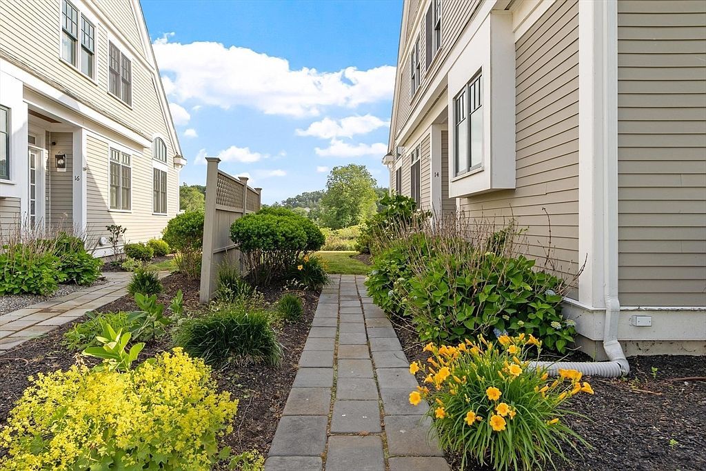 14 Millstone Dr Sherborn, MA 01770 - Thumbnail 3