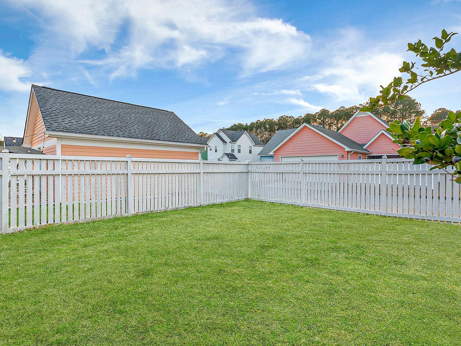 302 Hydrangea St Summerville, SC 29483 - Thumbnail 3