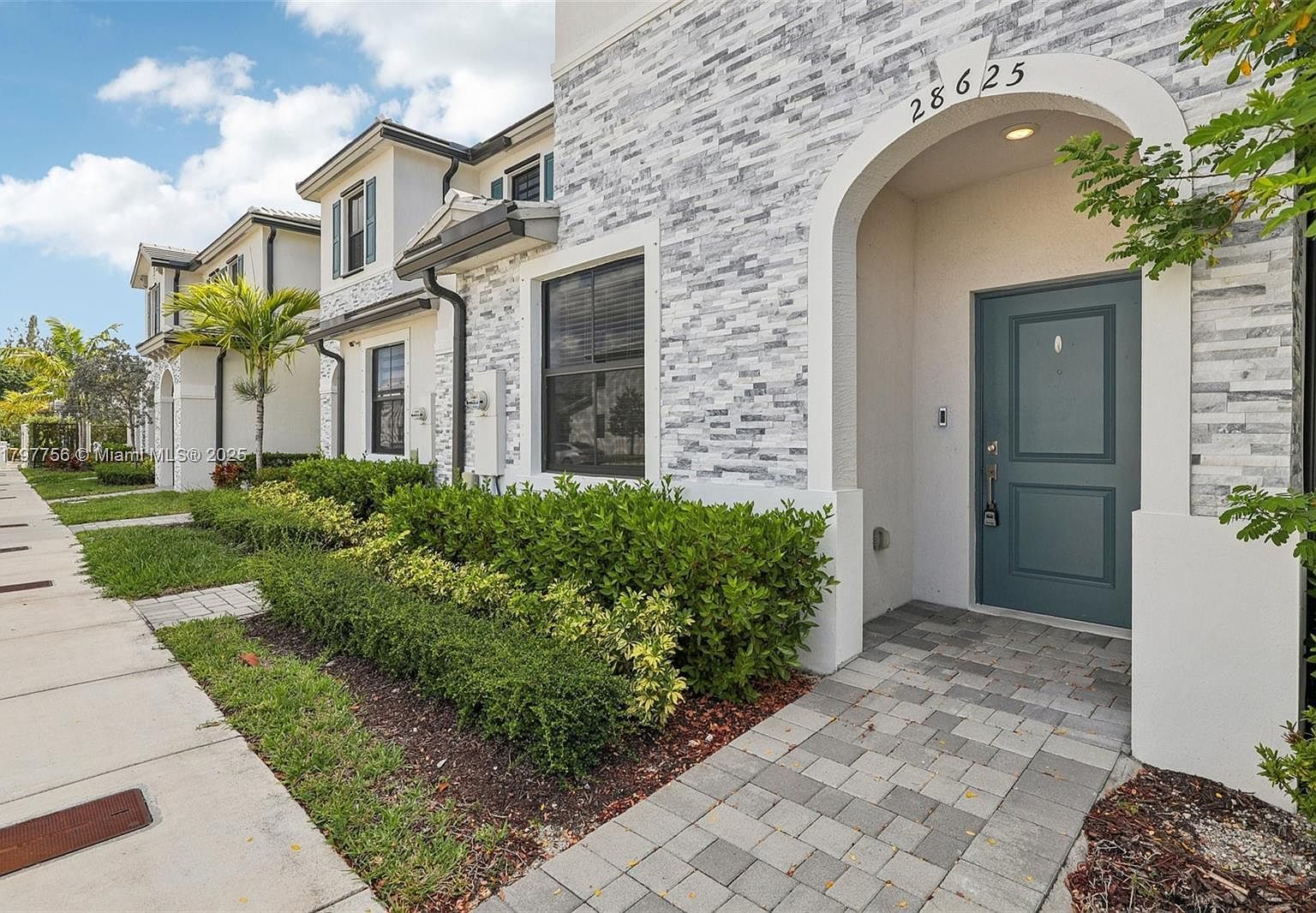 28625 SW 132nd Ct Homestead, FL 33033 - Thumbnail 3