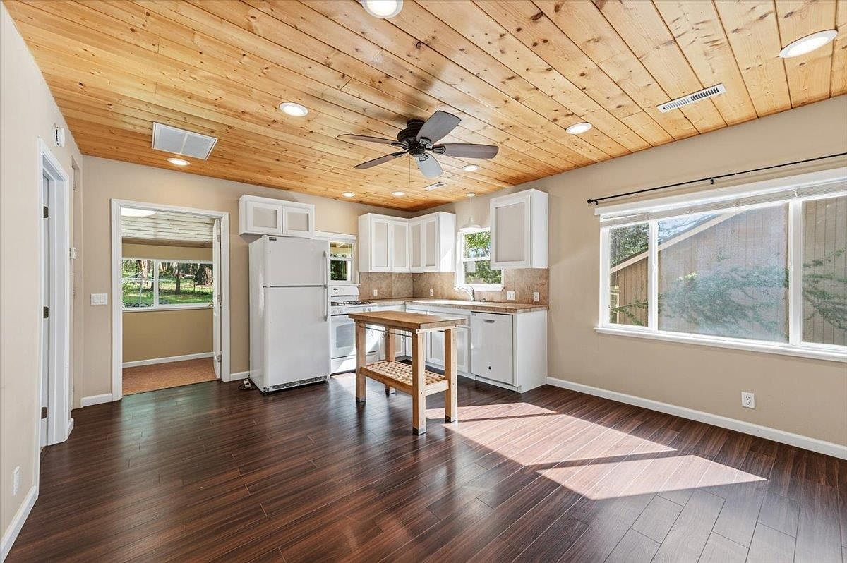 10747 Bartlett Dr Grass Valley, CA 95945 - Thumbnail 3