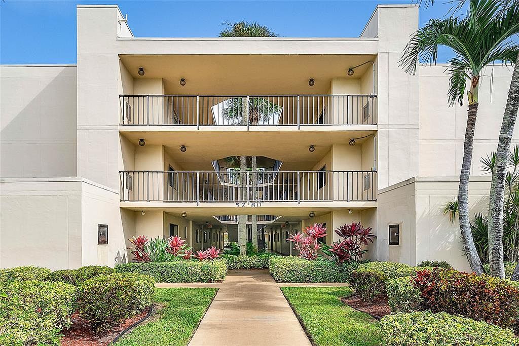 5280 Las Verdes Cir APT 202 Delray Beach, FL 33484 - Thumbnail 3