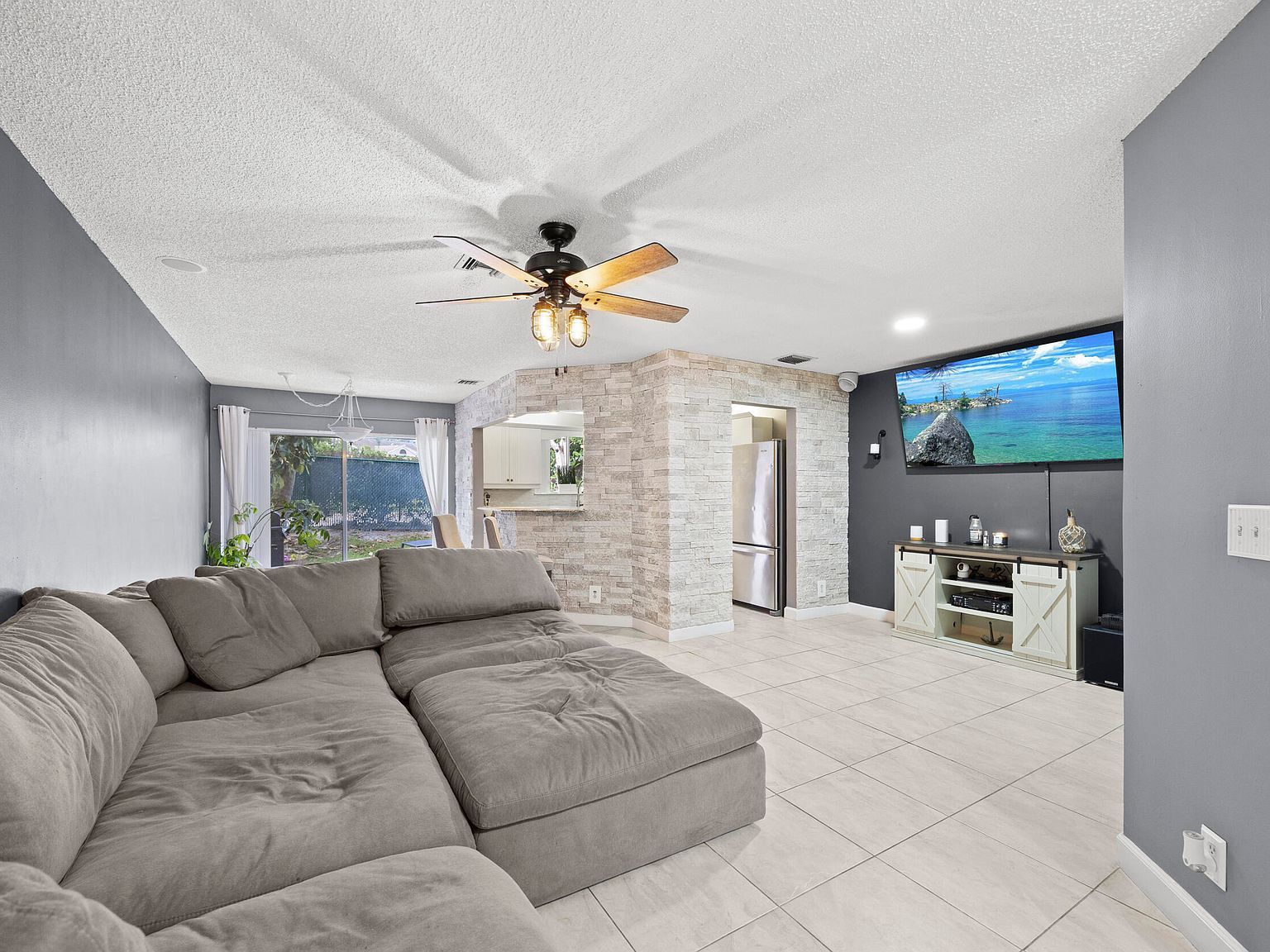 1928 Discovery Cir E Deerfield Beach, FL 33442 - Thumbnail 3