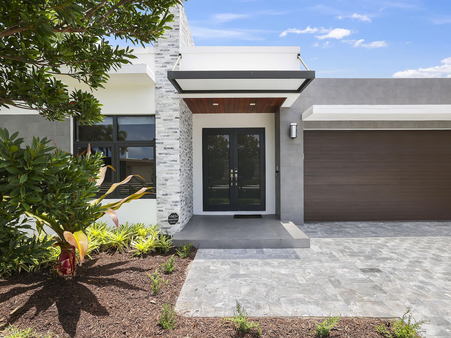 2620 SE 6th St Pompano Beach, FL 33062 - Thumbnail 3