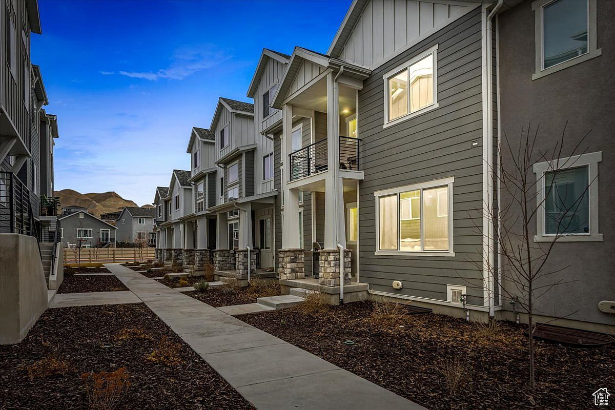 15091 S Reins Way W Riverton, UT 84065 - Thumbnail 3