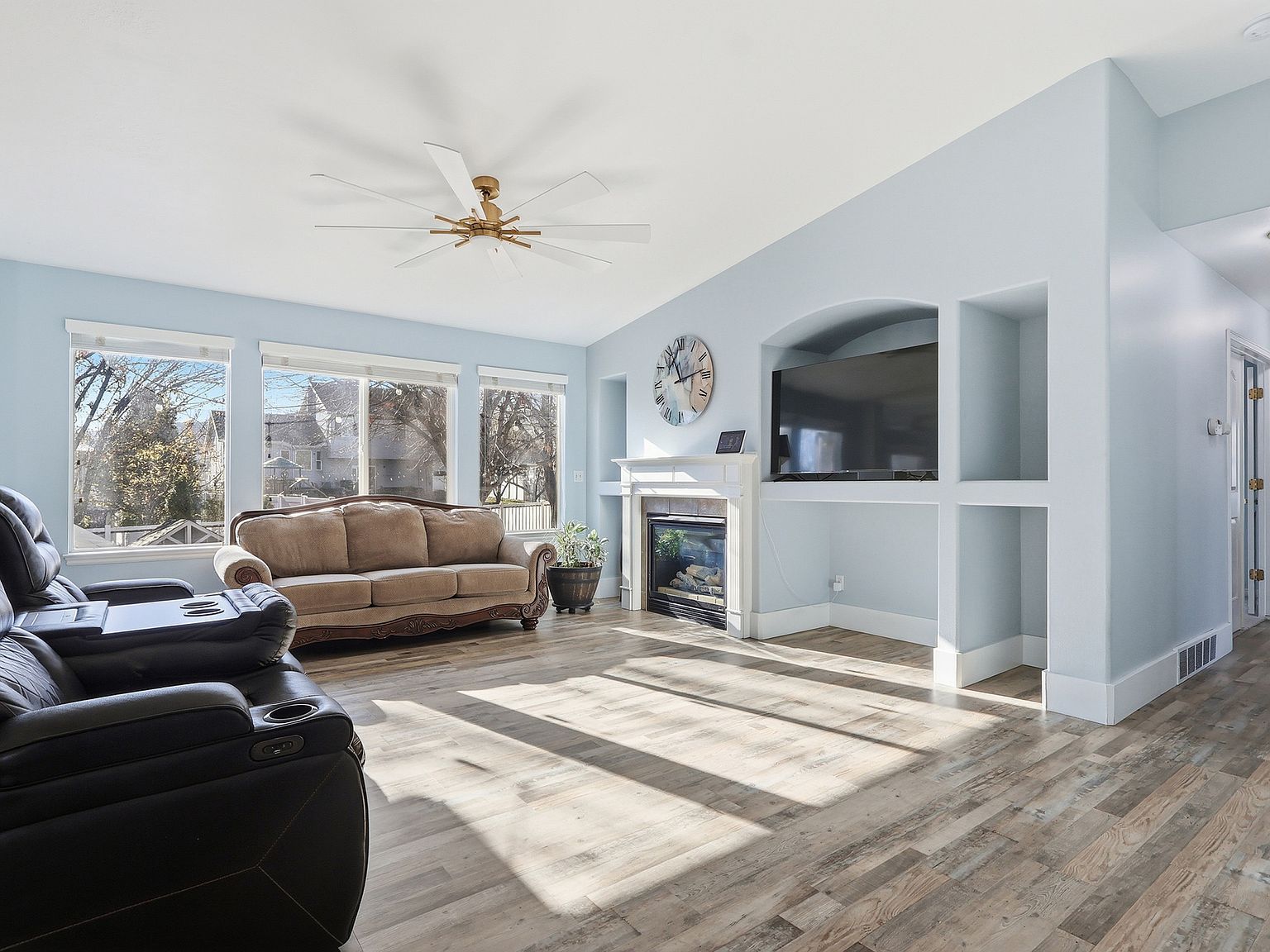 71 E Hunters Hvn Saratoga Springs, UT 84045 - Thumbnail 3