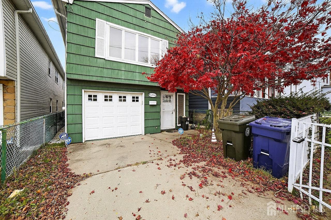 307 Sutton St Perth Amboy, NJ 08861 - Thumbnail 3