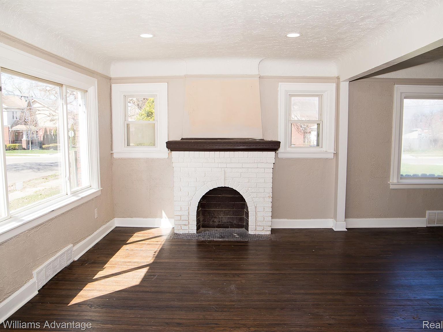 16250 Ardmore St Detroit, MI 48235 - Thumbnail 3