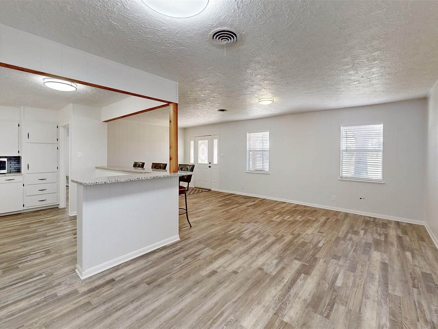 415 W Decherd St Franklin, TX 77856 - Thumbnail 3