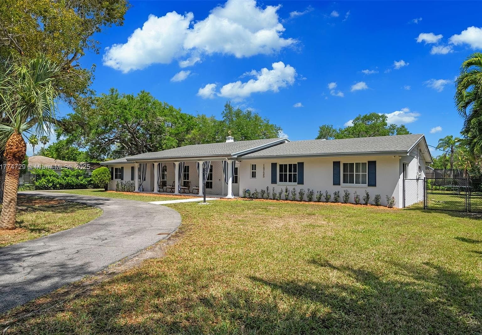 14725 SW 82nd Ave Palmetto Bay, FL 33158 - Thumbnail 3