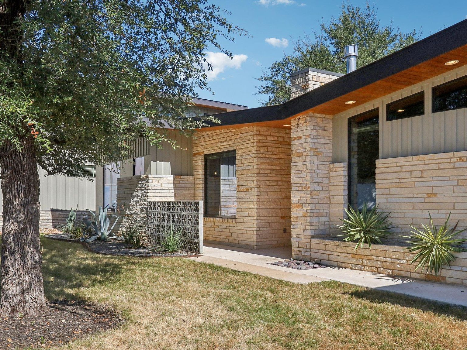 488 Starlight Village Loop UNIT 2 Leander, TX 78641 - Thumbnail 3