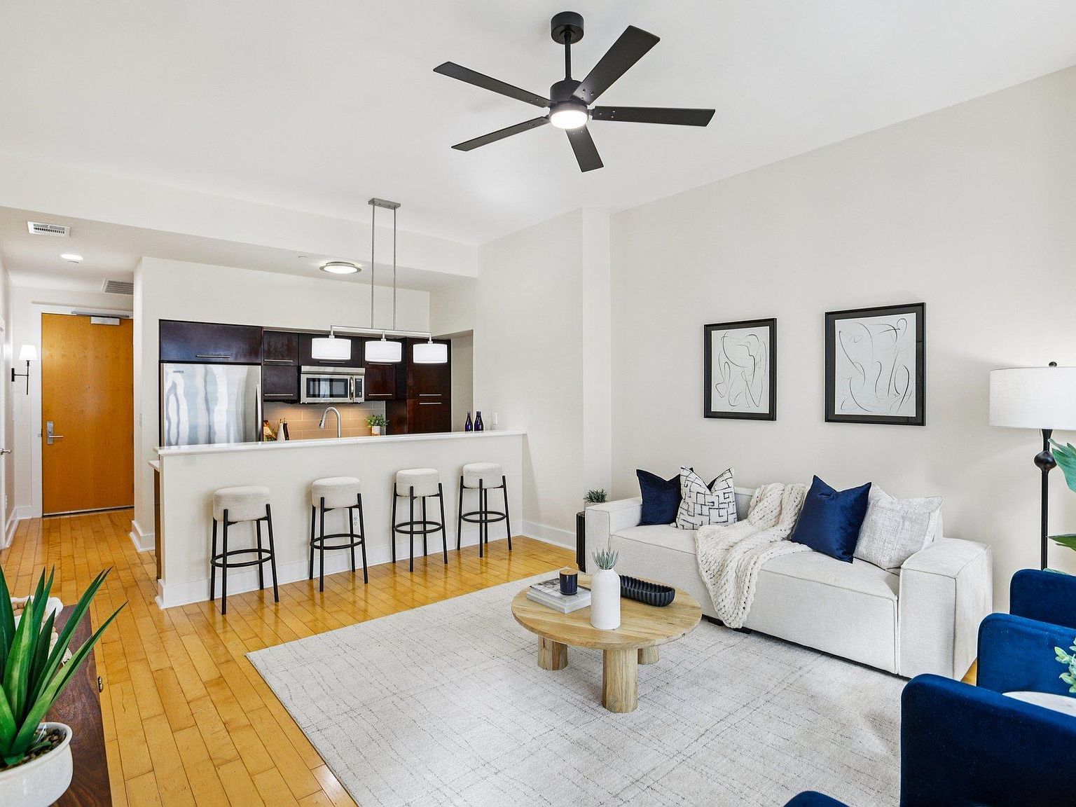 603 Davis St APT 2007 Austin, TX 78701 - Thumbnail 3