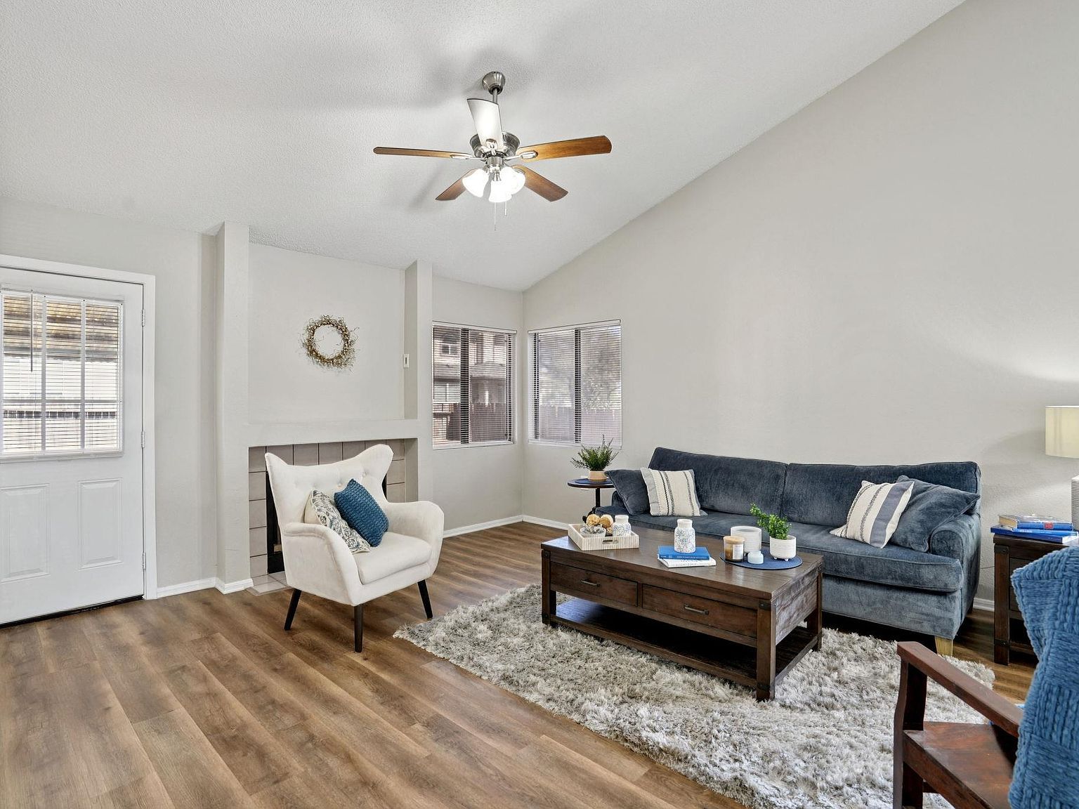 305 Hornbean Ln Cibolo, TX 78108 - Thumbnail 3