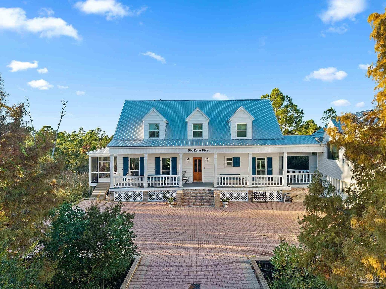 605 Chesapeake Dr Gulf Breeze, FL 32561 - Thumbnail 3