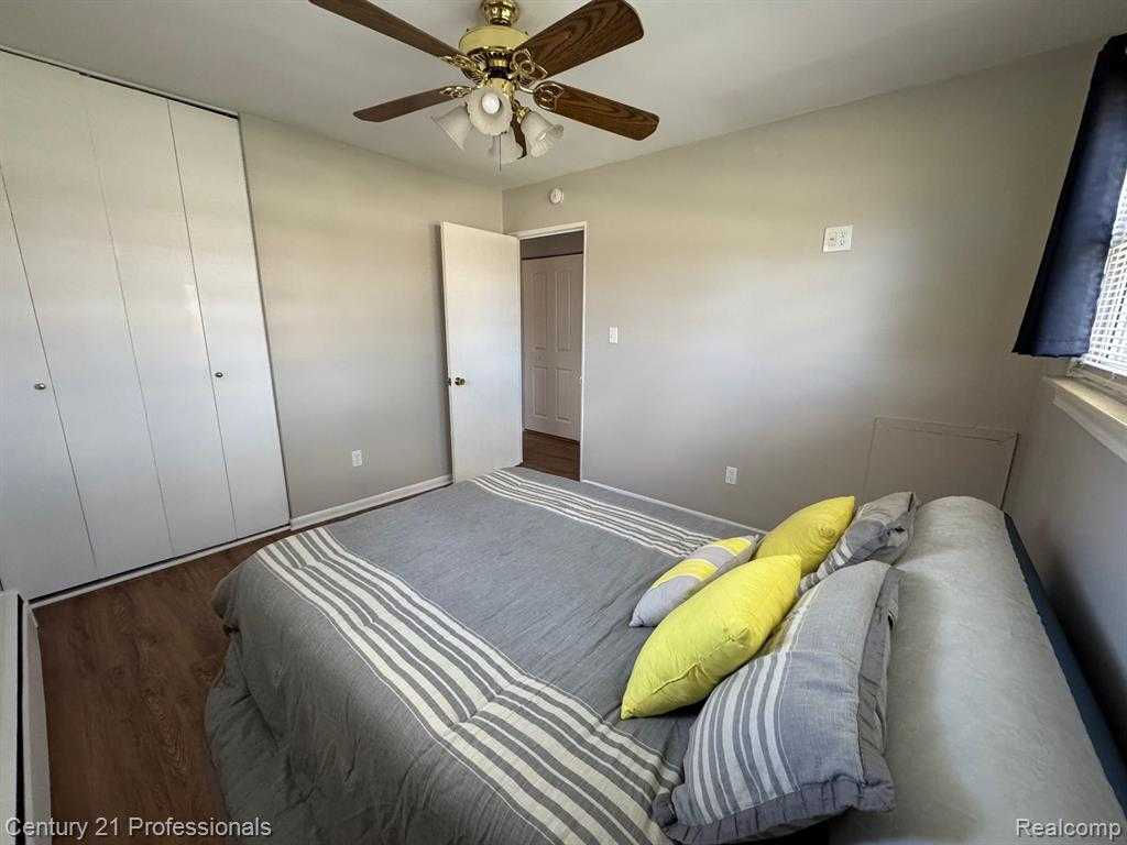 2817 West 13 Mile Road, Royal Oak, MI, USA, 48073 - Thumbnail 3