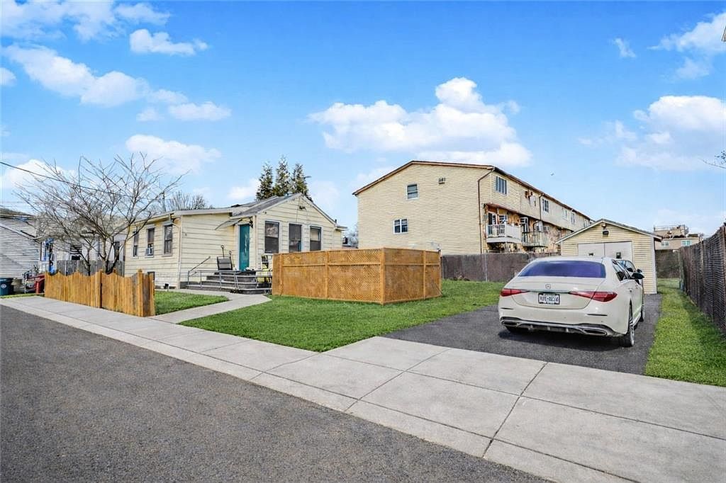 5 Milbank Rd Staten Island, NY 10306 - Thumbnail 3