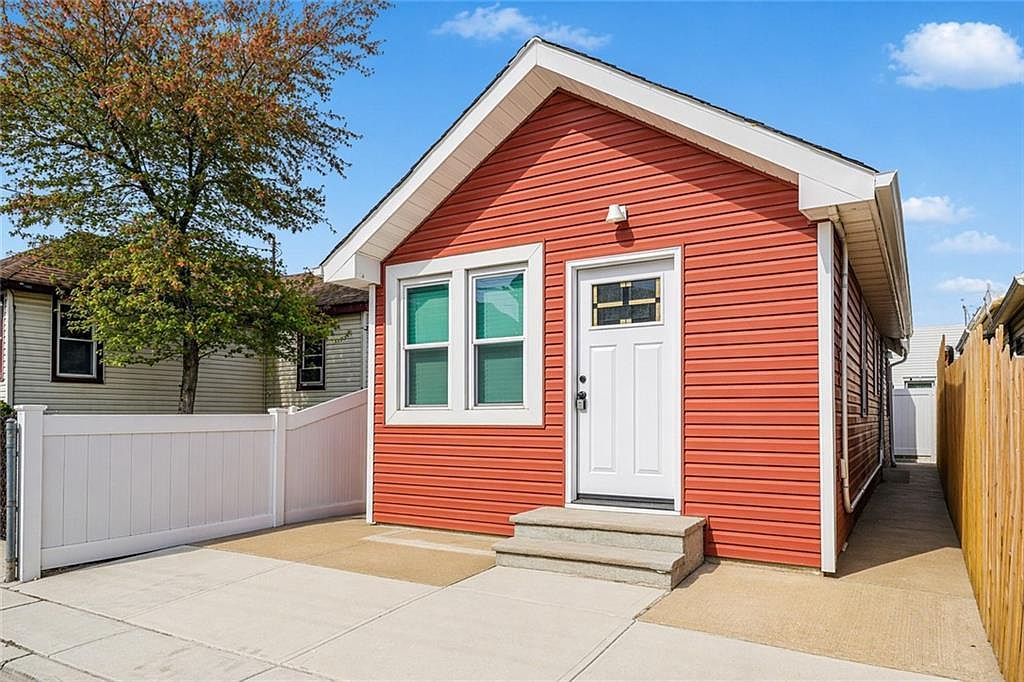 35 Milbank Rd Staten Island, NY 10306 - Thumbnail 3