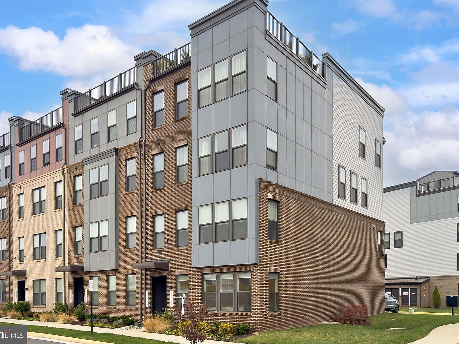 20328 Newfoundland Sq Ashburn, VA 20147 - Thumbnail 3