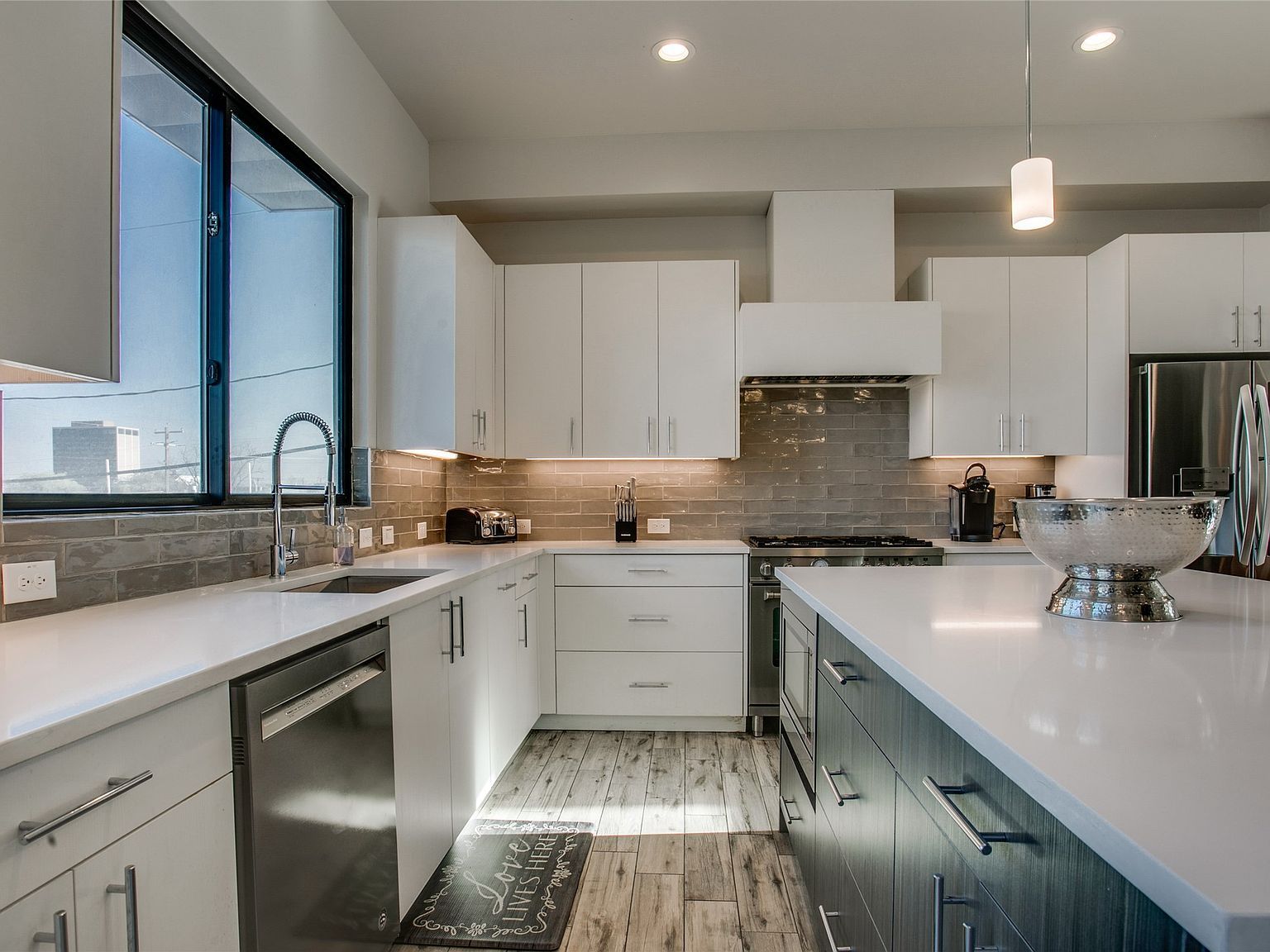 410 Melba St APT 1 Dallas, TX 75208 - Thumbnail 3