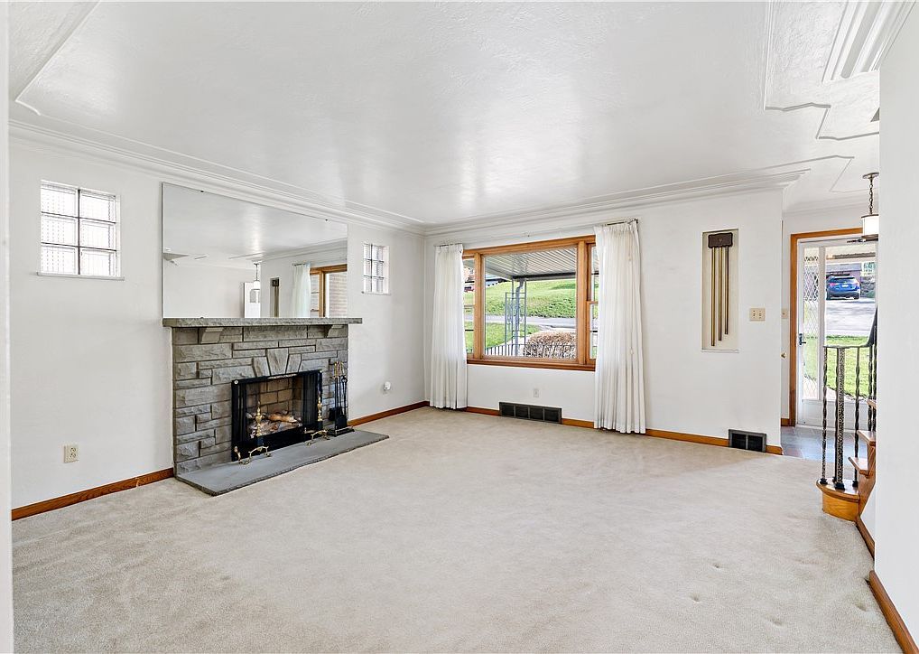 220 McClelland Rd N Canonsburg, PA 15317 - Thumbnail 3