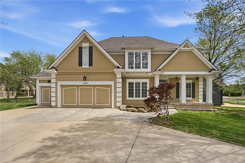 14741 Robinson St Overland Park, KS 66223 - Thumbnail 3