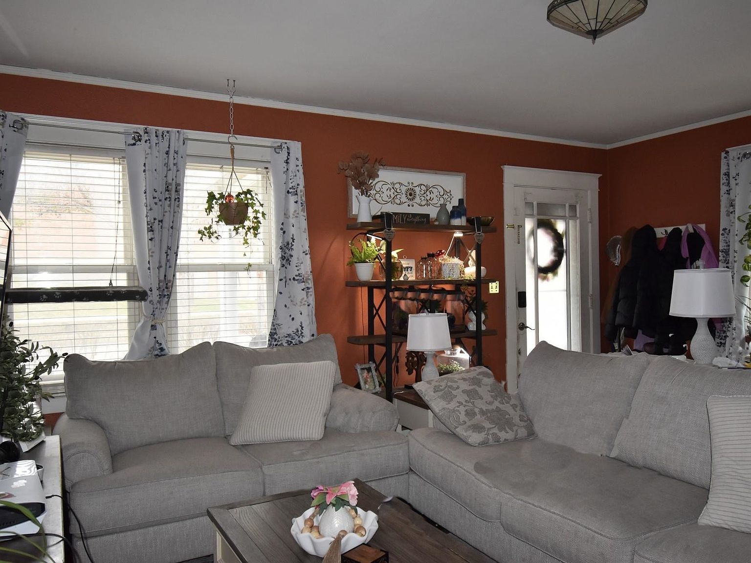 107 Grove St Rutland, VT 05701 - Thumbnail 3