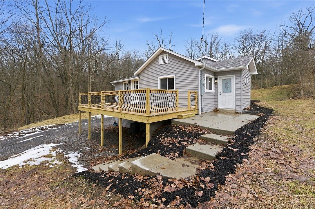 2421 Graceland Rd New Castle, PA 16105 - Thumbnail 3