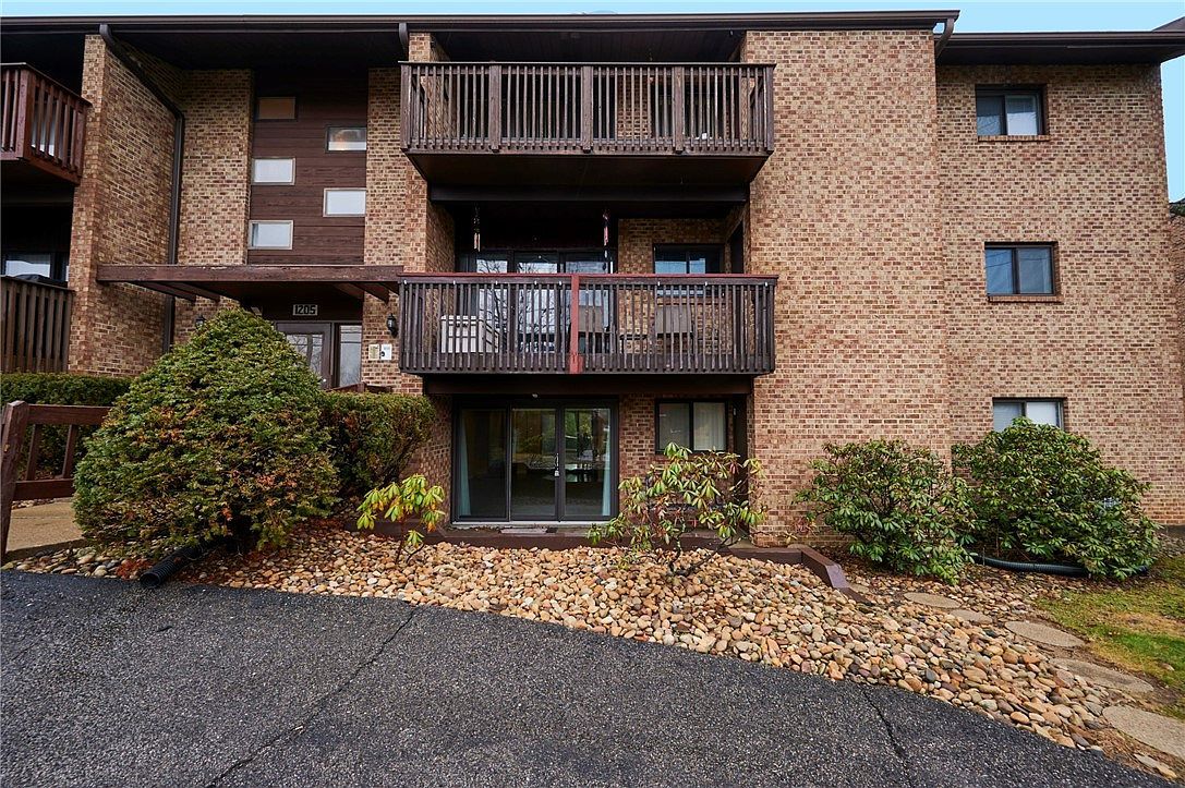 1205 Dutilh Rd APT 4 Cranberry Township, PA 16066 - Thumbnail 3