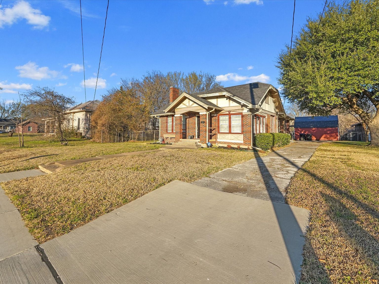 2221 Walnut St Greenville, TX 75401 - Thumbnail 3