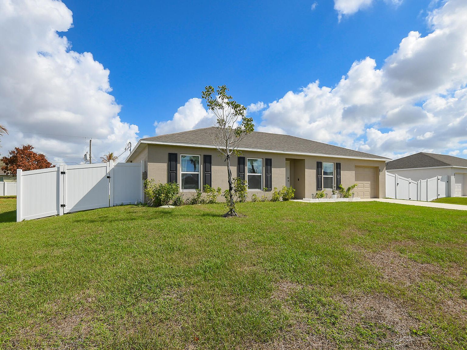 931 SW Sultan Dr Port Saint Lucie, FL 34953 - Thumbnail 3