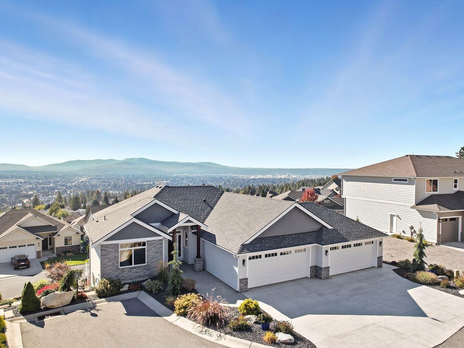 8716 E Woodside Ln Spokane, WA 99217 - Thumbnail 3