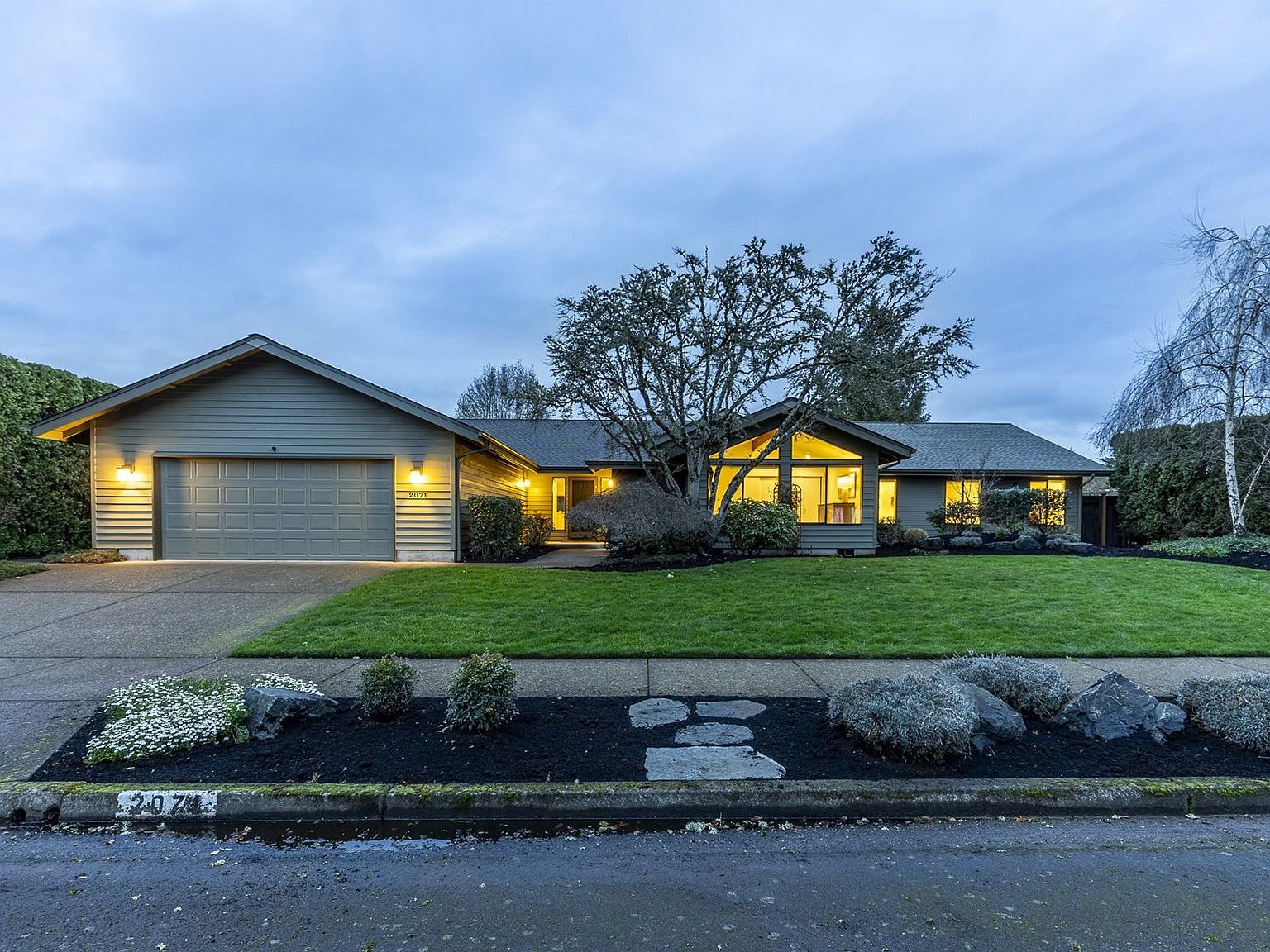 2071 Musket St Eugene, OR 97408 - Thumbnail 3