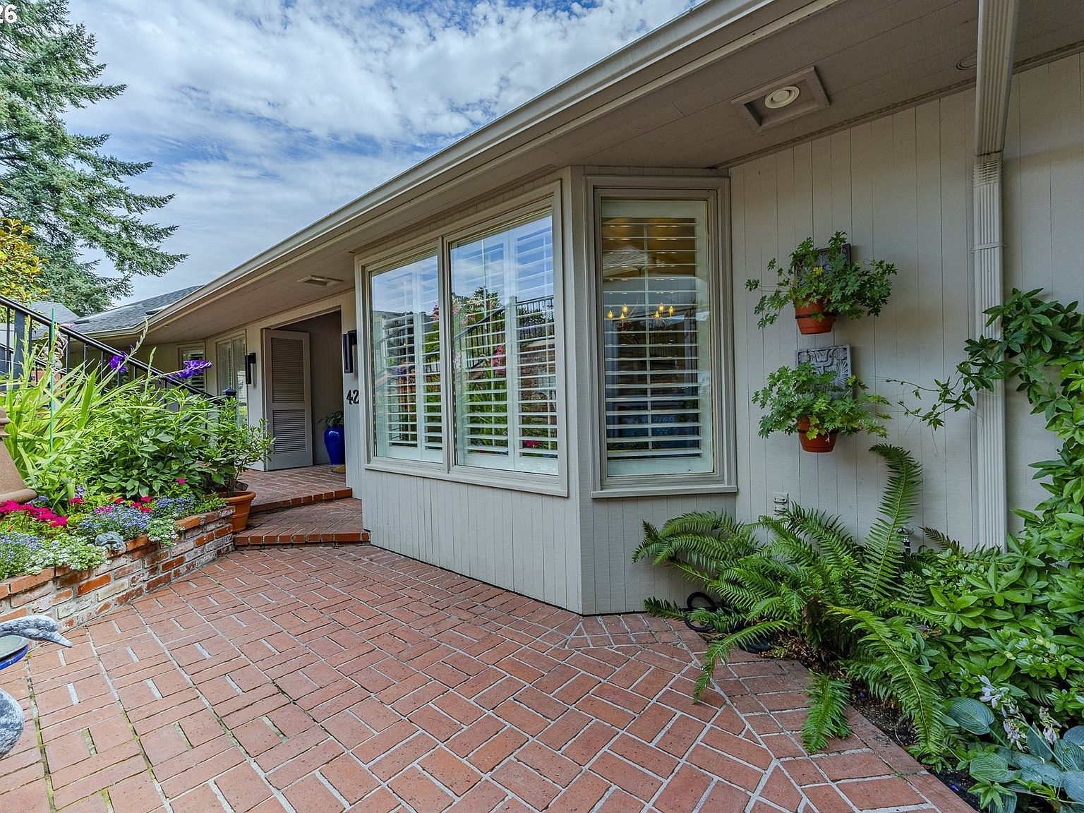 420 Spyglass Dr Eugene, OR 97401 - Thumbnail 3