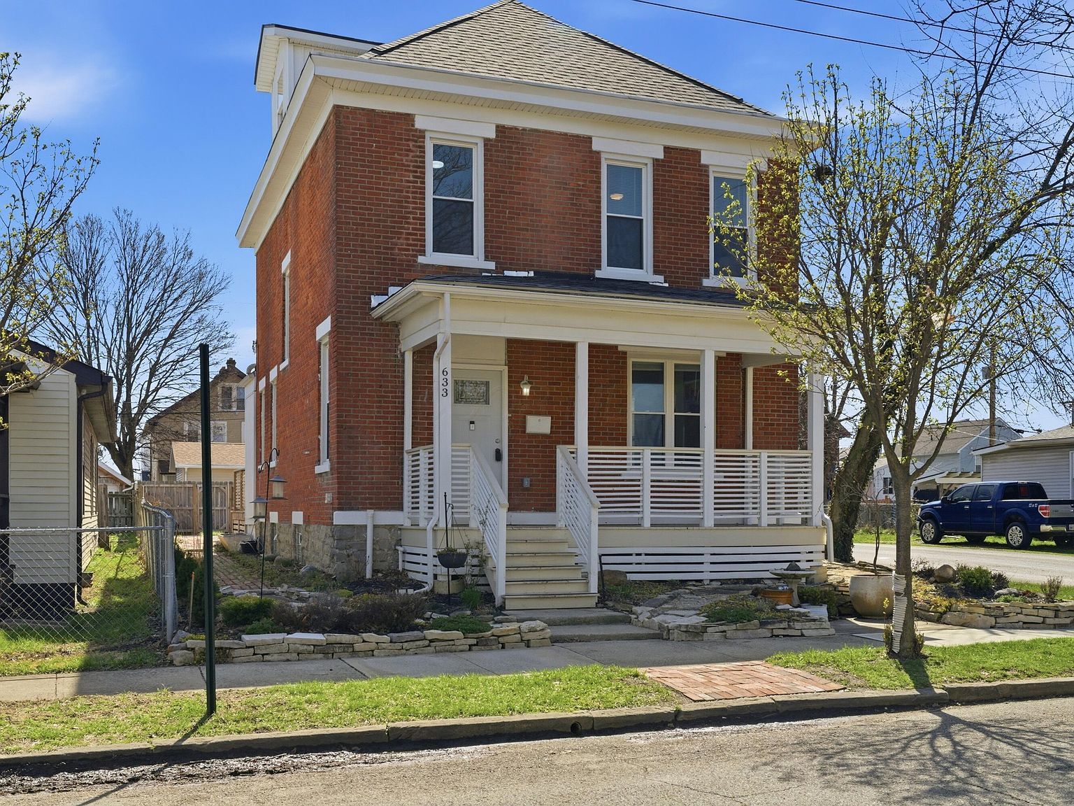 633 E Starr Ave Columbus, OH 43201 - Thumbnail 3