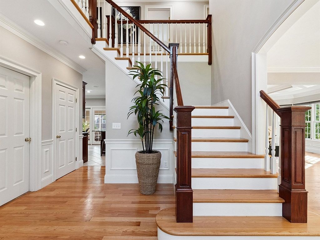 231 Gulf St Shrewsbury, MA 01545 - Thumbnail 3