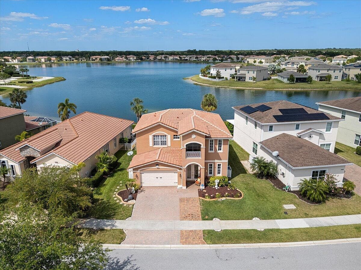 1018 NW Demedici Rd Port Saint Lucie, FL 34986 - Thumbnail 3