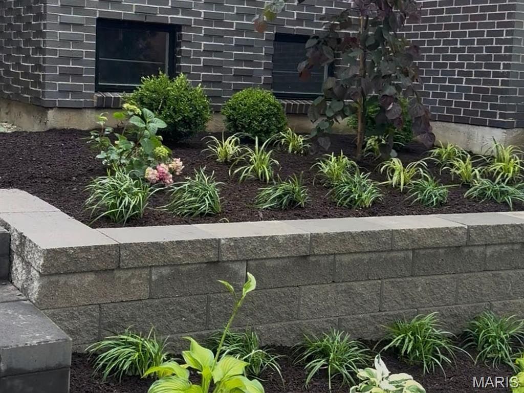 3415 Vista Ave Saint Louis, MO 63104 - Thumbnail 3