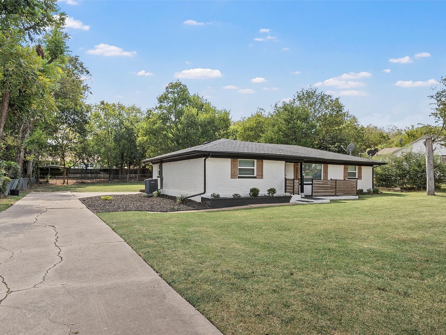 1014 E Franklin St Hillsboro, TX 76645 - Thumbnail 3